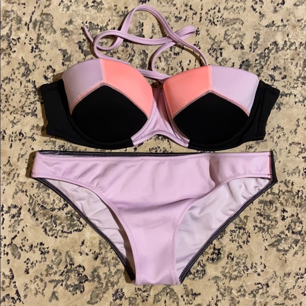 Victoria’s Secret bikini